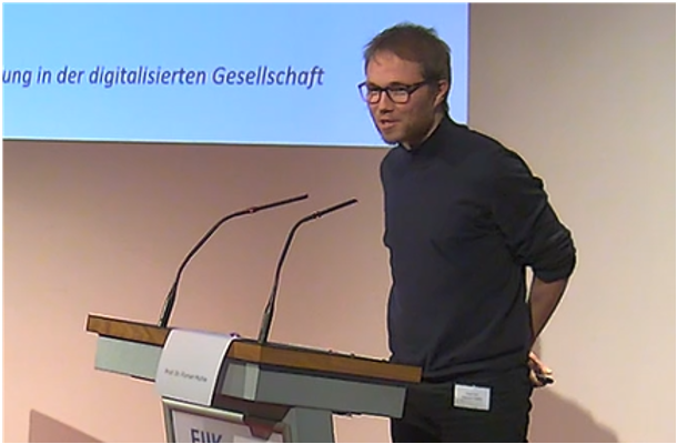 Prof. Dr. Florian Muhle, Zeppelin Universität Friedrichshafen | Symposium "Die Medientransformation gestalten!"